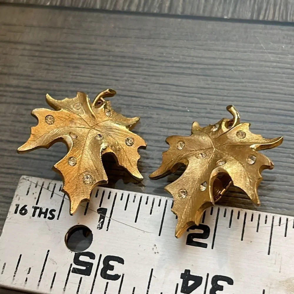 Vintage Sarah Coventry Designers Choice Whispering Leaf Brooch Leaf Clip Earring